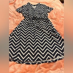 Women’s navy and white chevron dress